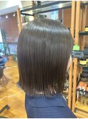 大人気グレージュカラー切りっぱなしボブ