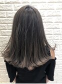 透明感あふれるグレー