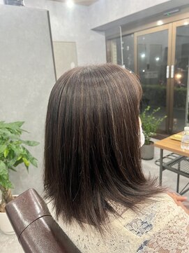 ルルン(Lu-Lun) 【Lu-Lun】 白髪ぼかしハイライト ×　ミディアム