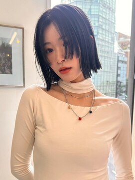 ハニー 町田(HONEY) イメチェンボブ　小顔前髪　外ハネ　黒髪　ブルーブラック