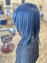 ラウラアンドロー(LAURA&RO) レイヤーカットブルー/ケアブリーチ/顔まわりレイヤー/塚口/尼崎