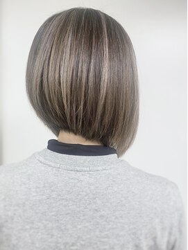 モリオフロムロンドン 原宿本店(morio from London) 【morio原宿】前下がりボブ　ハイライトカラー　外国人風