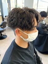 センターパート波巻きパーマスパイラルパーマツイストスパイラル