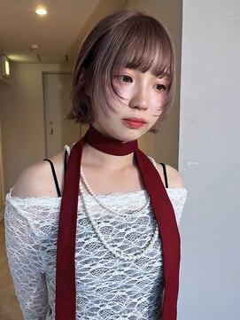 イロウ 天神大名店(IROW) カシスブラウン 顔周りレイヤー 切りっぱなしボブ 外ハネボブ