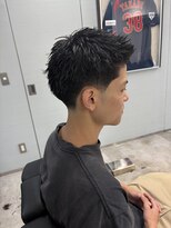 イントロバイフィーネ 渋谷(INTRO . by Fi-Ne)&nbsp;バーバーテーパーフェードスパイキーショート/渋谷