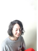 黒髪パーマミディ