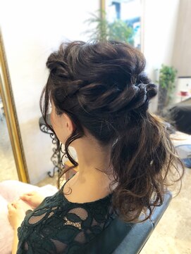 エルヴィータ(Elvita) 【Elvita】ロープ編みポニーテールアレンジ☆担当和平