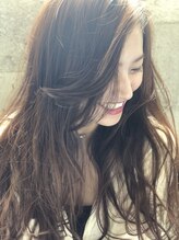 働くオトナ女性に☆白髪染めもオシャレに！透明感のあるナチュラルグレイカラーや白髪を生かすハイライト♪