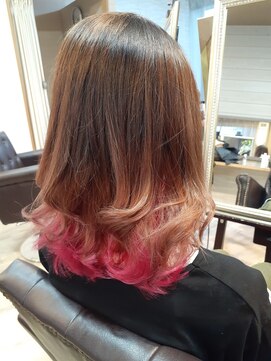 ヘアー イシス(Hair isis) インナーカラー ピンク