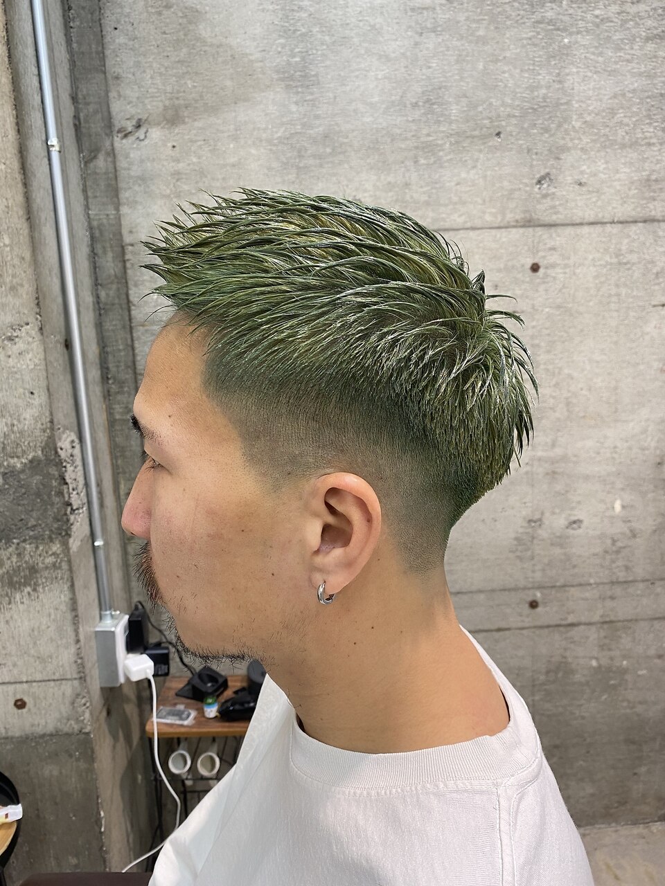 スキンフェード×グリーン：L164236562｜ヘアーラボ ハチ(HAIR LABO