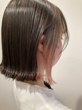 パプス ド コワフュール 甲東園(Pap's de coiffeur) インナーカラーコーラルピンク×切りっぱなし外はねボブ