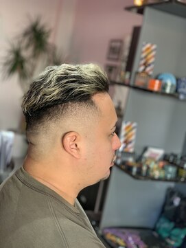 スリーベット (3BET) スキンフェード