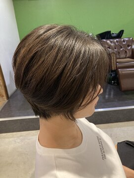 アミュレット バイ サファリ 西荻窪(AMULETTE BY SAFARI) 《お客様スタイル10》くびれショート×毛流れパーマ