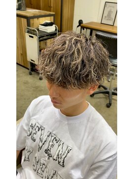 エルオム(EL.HOMME) 波巻きクリームパーマ／抜きっぱなしハイライト