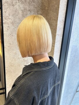アース コアフュールボーテ 東松山店(EARTH coiffure beaute) ブロンド_ホワイトベージュ_ハイトーン_ボブヘア