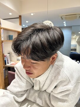 コル(Cor) 刈り上げセンターパート