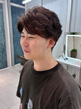 アルティファータ(artifata) メンズパーマ センターパート パーマヘア リバースパーマ