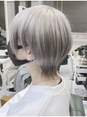 ウルフカット/ホワイトシルバーカラー