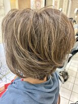 ヘアーデザインムーヴ(Hair design MOVE)&nbsp;白髪ぼかしハイライト　ショート