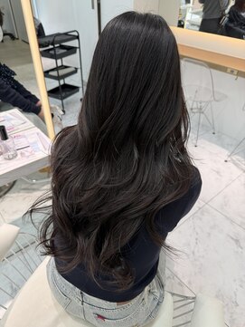 ロンドルピナス 小倉(Lond Lupinus) ミディアムレイヤーカット/似合わせカット/大人ガーリー/20代