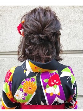 ハーフアップ 卒業式 袴 ショートアレンジ L ヘアメイクアート Hair Make Art のヘアカタログ ホットペッパービューティー