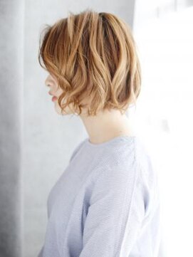 ヘアメイク ナル(hair make nalu) かきあげハイトーンボブ