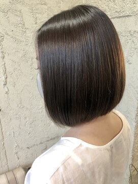 ペネロープ(Penelope) 前下がりボブ/ダークグレー/切りっぱなし　　担当　夕島