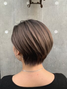 ウィンビ サウーティ(Wimbi Sauti) シャドールーツ×グレージュ