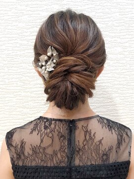 アメリ(AMELIE) 上品アップスタイル《ヘアセット》