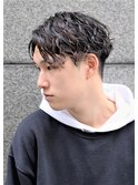 ツイストスパイラル前下がりマッシュパーマツーブロック刈り上げ