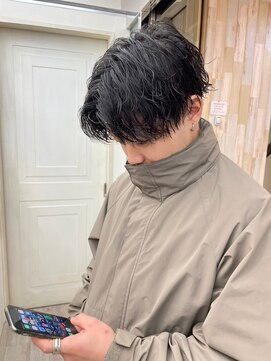 ナンバー アンフィール 渋谷(N° anfeel) メンズカットアッシュブラックカルマパーマベリーショート渋谷