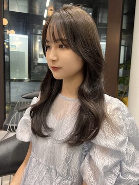 シティ(CITY) オリーブグレージュカラー　レイヤーカット　お顔周りカット