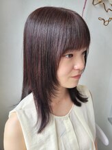 アモナ(amona)&nbsp;上品なツヤ髪を叶える、大人の地毛風ピンクブラウン×レイヤー