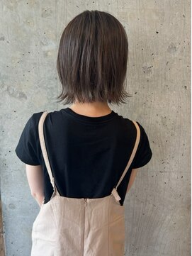 セレイン(serein) ブリーチハイライト入りボブ