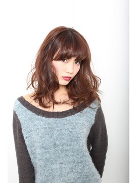 アーリー(early) 厚めバングふんわりカール