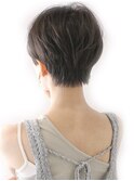 耳が見える大人ショート/前髪長め/表参道/30代40代50代