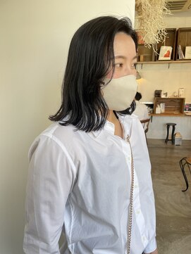 ヘアーアイストゥーレ(HAIR ICI TRE) ミディアムヘア ブラック 担当渡辺聖
