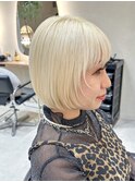 ショートボブハイトーンブリーチカラーミルクティーベージュ横浜