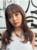 顔周りレイヤーカットくびれヘアミルクティーベージュカラー