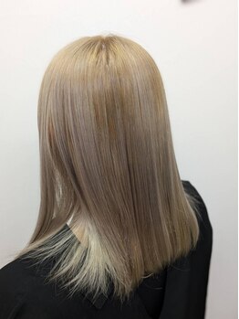 ヘア ヒーリング ラボ(hair healing labo)の写真/白髪染めや白髪ぼかしからおしゃれ染めにできる！1人1人に合わせたご提案で透明感のあふれる理想の色味に♪