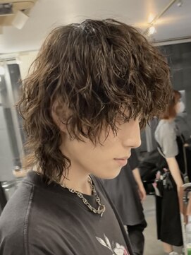 バイフィフス 原宿/表参道(by fifth) センターパートウルフカットツイストスパイラルパーマゆるめ黒髪