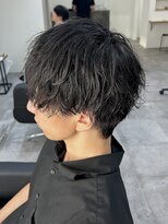 ヒュイル バイ ニアウ(Hwyl by Niau) 波巻きメンズカットマッシュショートウルフツイスト緩めパーマ