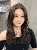 オリーブブラウン重ためレイヤーカットセンター分け渋谷美容室