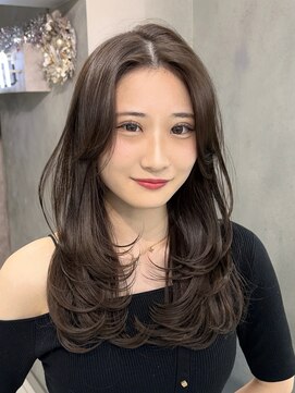 ヴェイン 渋谷(vain) オリーブブラウン重ためレイヤーカットセンター分け渋谷美容室