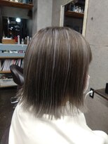 スタイルエイチ(Style‐H)&nbsp;透明感グレージュ×ホワイトメッシュ×切りっぱなしボブ