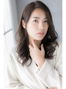 ルーシー(Lucy) 【レイヤーウェーブ】エアウェーブでつくるふんわりスタイル黒岩