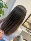 【Tomoya】縦ラインで立体感のあるバレイヤージュスタイル