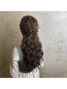 サンビャクロクジュウド(360°C) ハーフアップ