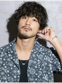 スパイラルパーマ波巻きマッシュウルフ黒髪ニュアンス