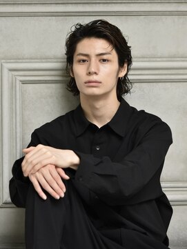 イントロバイフィーネ 渋谷(INTRO . by Fi-Ne) 【INTRO.】スーツ短髪束感モテる黒髪シークレットパーマ流行